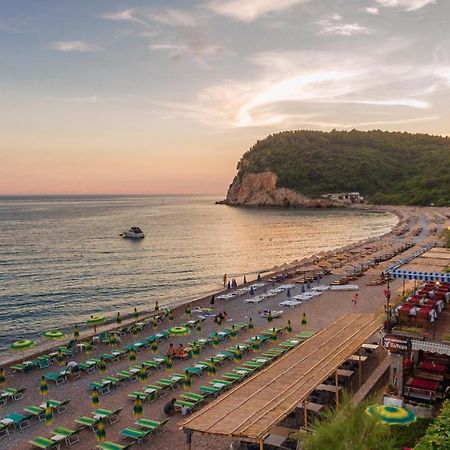 Hotel Savojo Petrovac Exterior photo