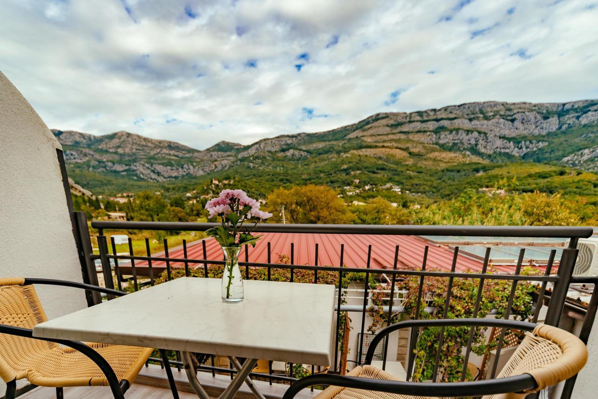 Hotel Savojo Petrovac Exterior photo